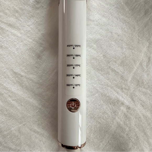 T3 Twirl Ceramic Curling Iron 1.25 inch - Picture 4 of 8